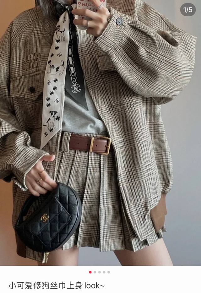 Chanel23p小狗丝带，专柜同款，可当小围巾，绑头发，绑手袋，绑在手腕装饰！多功能随便你搭配！双面斜纹真丝！规格6*120！