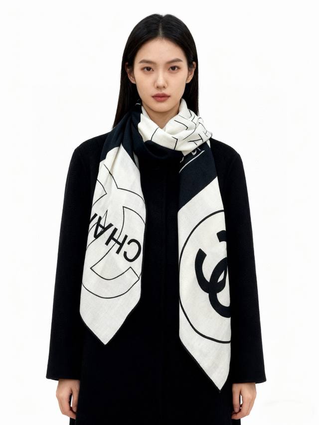 Chanel 25S秋冬新品～ 140顶级丝绒双面同色披肩 25S 秋冬披肩设计真的好有突破 粉色米色格优雅甜美 感觉每一款错过了就不会再有了 还可以当裱画框