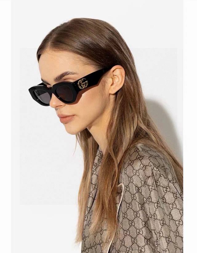 Gucci古奇 新款男女款前卫墨镜大宽镜腿防紫外线时尚太阳眼镜Gg1421S