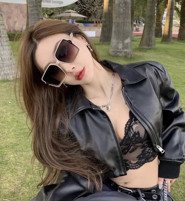 Tr尼龙偏光系列 Lv大框太阳镜墨镜经典的方框设计，不挑脸型，无论搭配大衣还是连衣裙都非常显气质尼龙偏光镜片预防紫外线 型号：L1577