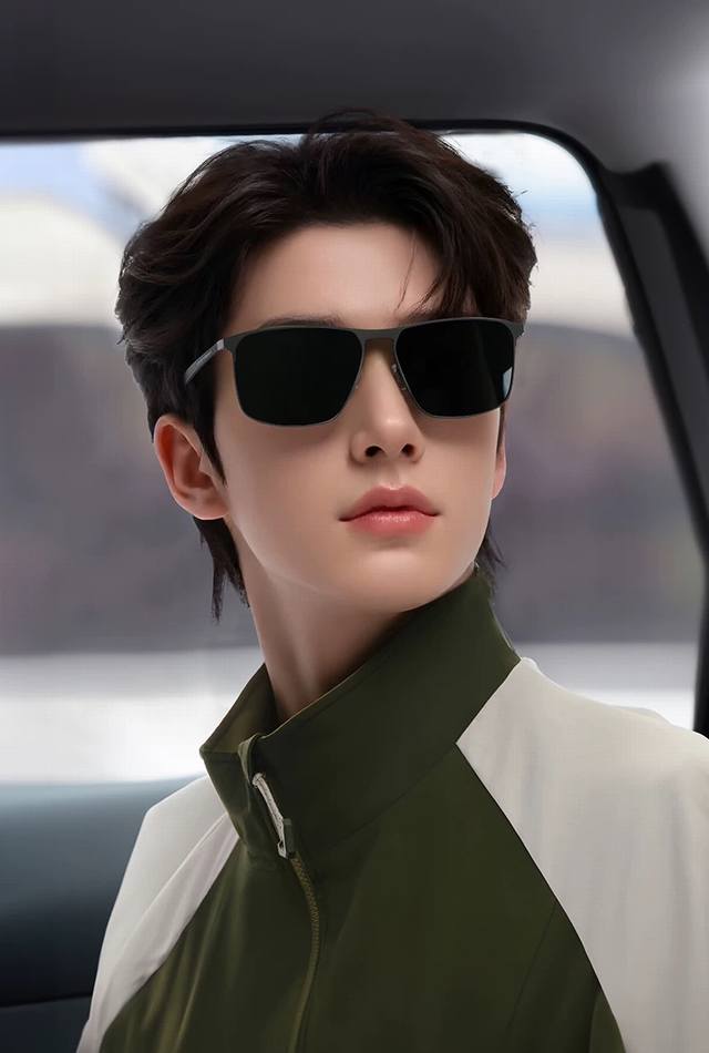 Gucci 男款炫彩飞行员偏光太阳镜 材质：高清尼龙加厚卡槽高清偏光镜片 无边框镜架颜型号：G28900