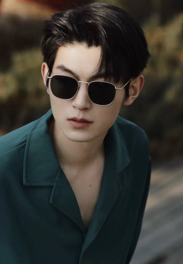 Gucci 高品质男女款墨镜 进口宝丽来偏光镜片 开车钓鱼都可 百搭显瘦墨镜韩版男士飞行员大框司机开车防紫外线太阳镜 型号：7805