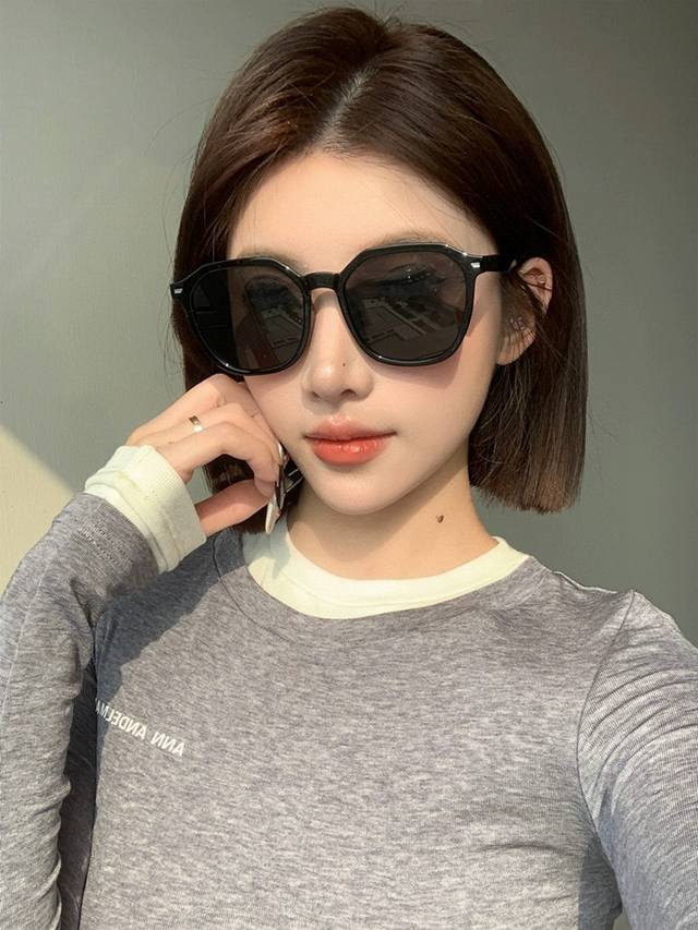 Gucci古奇 新款连体驶驾镜墨镜出行必众备多明星同款 太阳镜 男女太士阳镜飞行 型号：G6358