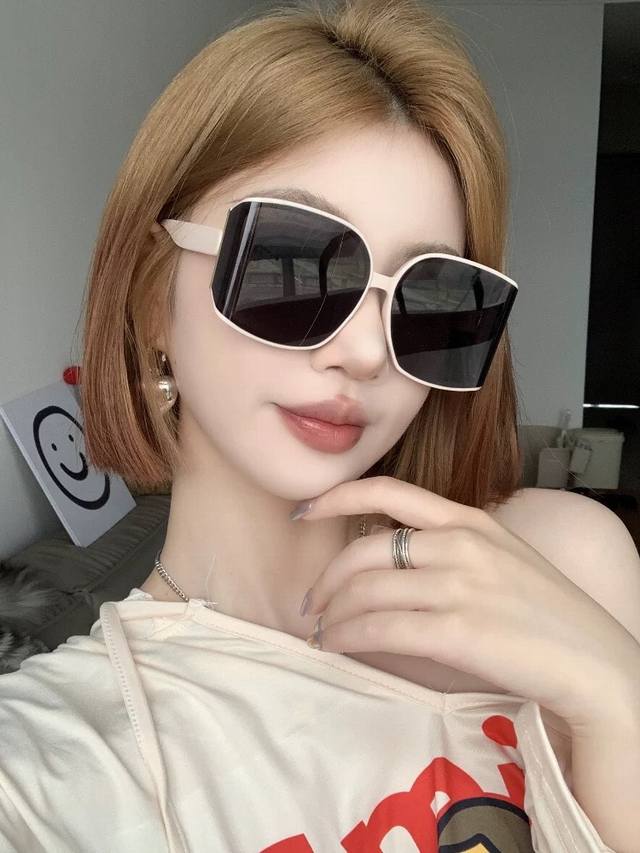 Gucci-偏光太阳镜 2025开春新款 潮流爆款 时尚圆框偏光太阳镜 高品质 佩戴舒适 网红潮款墨镜 女士高清偏光太阳镜 高品质Tr镜框 型号：G952