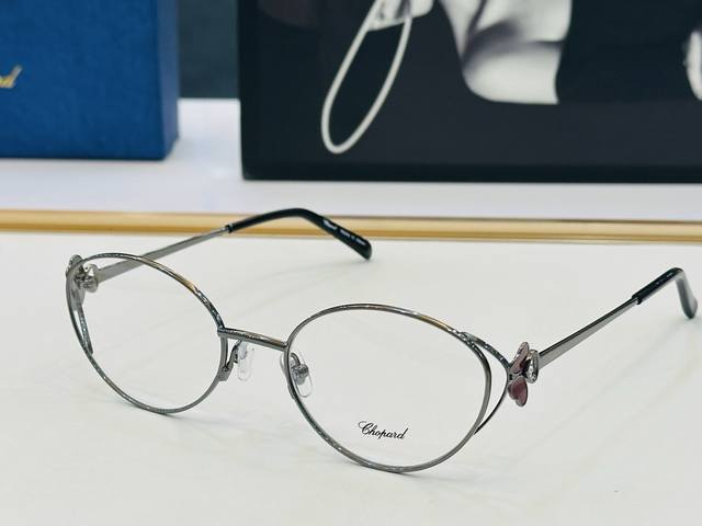 原版 Chopard肖邦 Model: Vchg76 Size：52口18-145 以现代时尚的设计风格 Z配光架