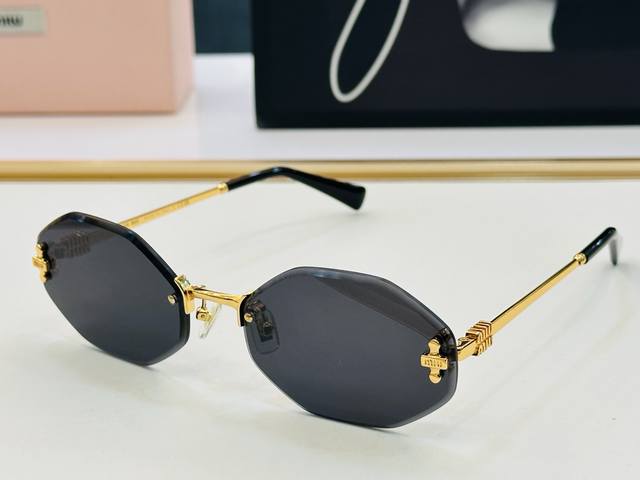 谬家 Mu164Av Size：61口19-142 时尚靓丽 得意] 微笑] Bm独具品质