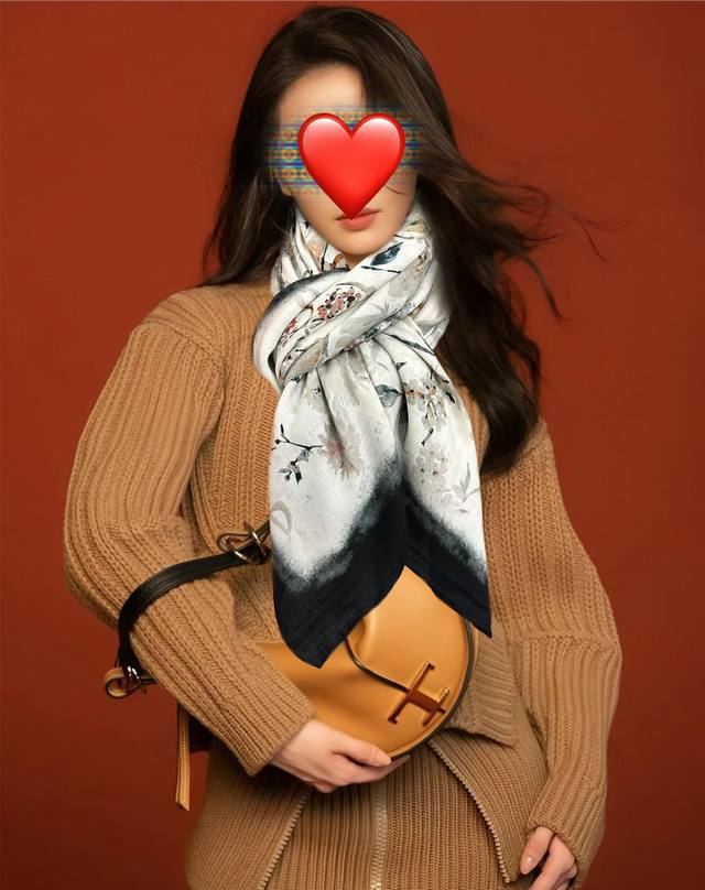 新款迪奥 Zg同步 2025 双面同色 经典优雅 ~气质到骨子里 新一季的面料超高级，真心超级柔软，丝丝顺滑 韧性很强 不容易被轻易勾丝！今年新出的系列~真的被