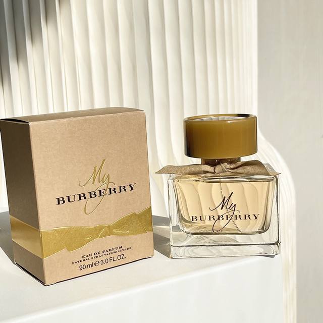 原单品质 Burberry 我的巴宝莉。 眼睛看不清时，嗅觉和听觉会被放大。香水就像在黑暗中的追光灯，聚焦锁定在你身上。女人要拥有好几款适合不同场合的香水，就像