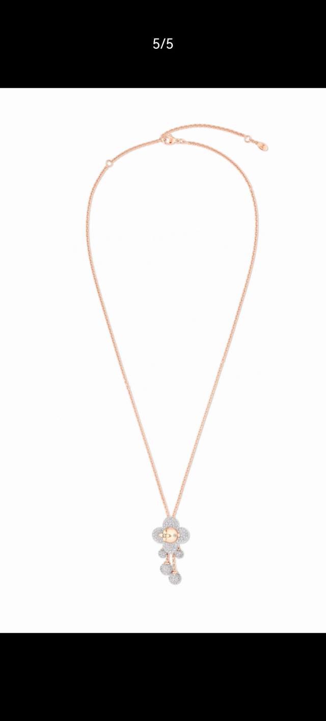 项链 耳钉 Lv驴家薇薇安Vvienne 娃娃系列将路易威登的标志性吉祥物重塑为妙趣横生的艺术作品。本款耳钉采用密镶锆石勾勒Vvienne 灵动可爱的形象，再以