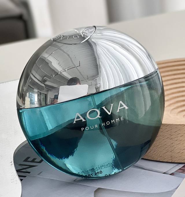 原单品质 宝格丽碧蓝 简直就是男友香本香 “碧蓝”就是一个能给你“安全感”的男人！ 他是绅士的，他是温柔的，他是稳重自持的！他身形颀长，他臂膀宽阔，时时刻刻给你