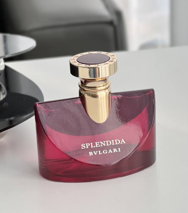 原单品质 宝格丽醉美兰香、知性优雅香 前香：蜜橘 橙花 中调：玉兰花 茉莉花 尾调：广藿香 麝香 香草 这瓶香水好像是在诠释人的一生刚开始是酸酸甜甜的少女，然后