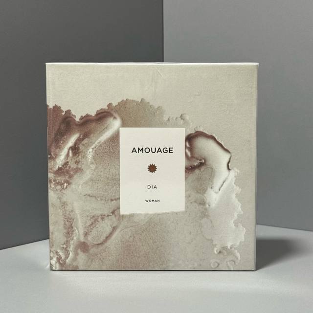 原单品质 爱慕迪亚女士香水100Ml实拍现货Amouage Dia Woman, 品牌：Amouage 调香师：Alexandra Ca. 属性：女香 香调：花
