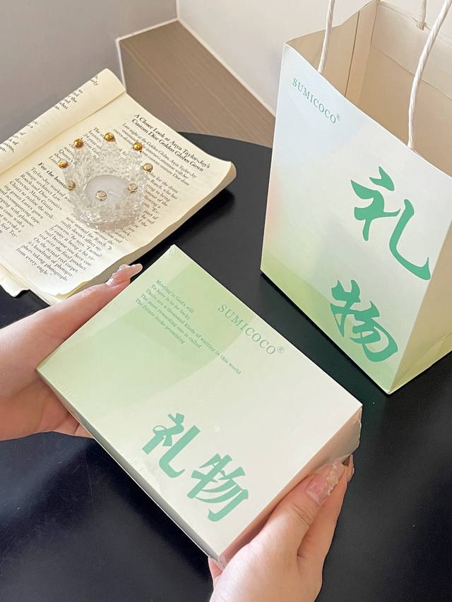 一个浪漫、诗意、坚定的香薰 浪漫的是，它虽然小巧玲珑，但处处是心意 七夕情人节 教师节最美礼盒 出口Sumicoco “未来可期”节日限定香薰伴手礼 12款不同