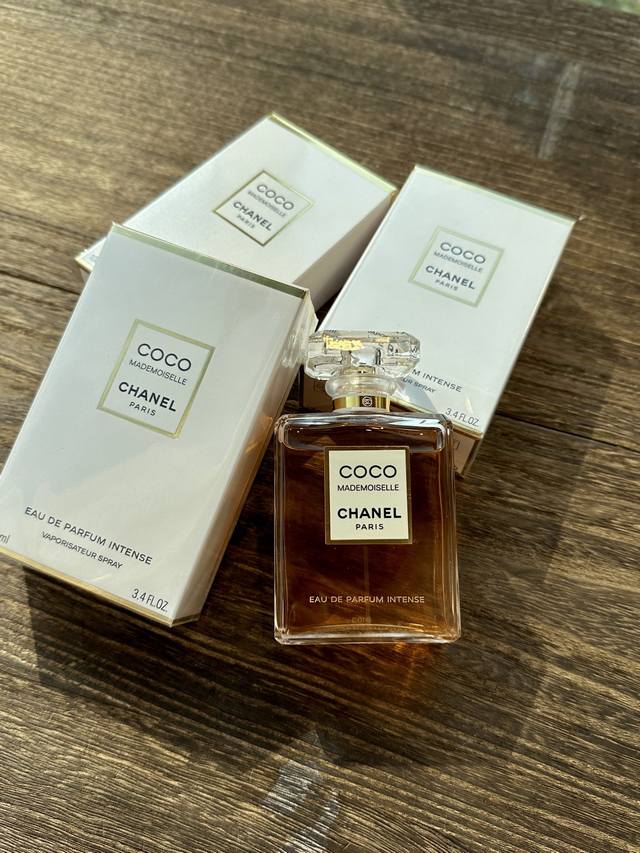 专柜品质 100Ml Coco馥郁细节有标注在图里！仔细看 香调;木质东方调 前调;橙子 香柠檬 柠檬 中调：玫瑰 茉莉 果香 后调：广霍香 零陵香豆 香草 劳
