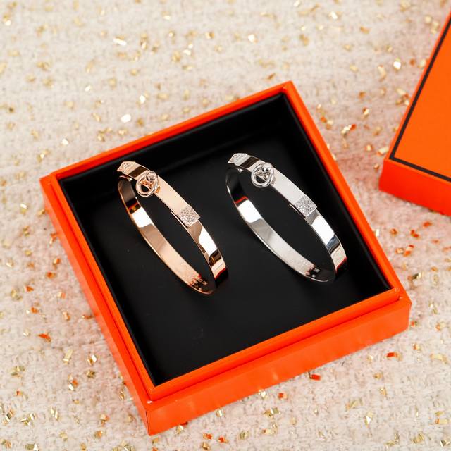 203347 我们出品 Zp85800+ 认准唯一一家真正购入珠宝类Zp开发的，可订做真金真钻，只做对版Zp真金货，pk市面各种金货量大咨询客Fu Collie