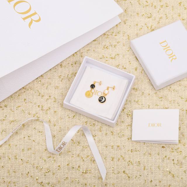 205337 我们出品 日月星辰耳环，Zp70 000+ 可订做真金真钻，只做对版Zp真金货，pk市面各种金货量大咨询客Fu Victoire De Caste