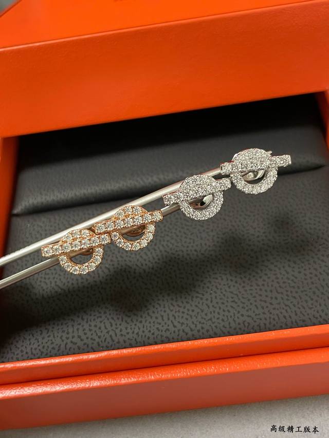 925 爱马仕Ot满钻耳钉 精工版 众多网红女神爱戴 Hermes 爱马仕Ot扣满钻耳钉 纯银材质 手工铲钉镶嵌 原版字印