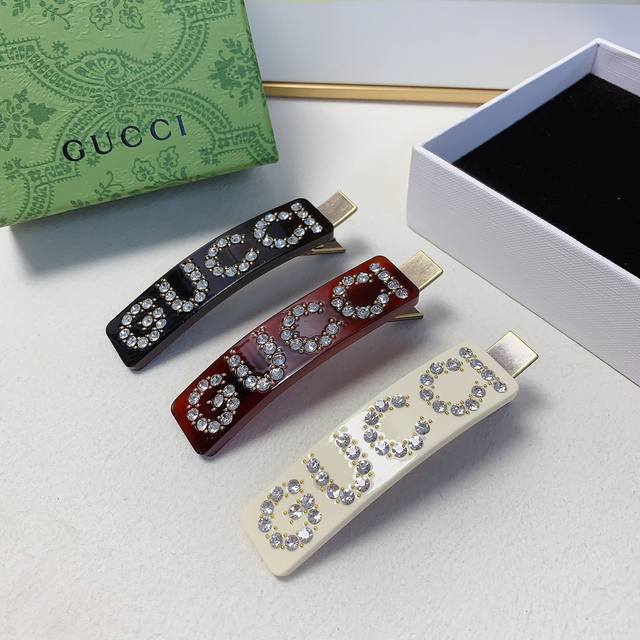 Gucci古驰 Gucci发夹 树脂Logo压夹边夹刘海夹日常精致小单品 气质百搭小仙女必入单品 宝藏款 闭眼入推荐款 单个