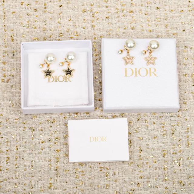 250624 我们出品 Zp6890！量大咨询客Fu Dor五角星Cd珍珠耳钉 26年早春Cruise最新款！精致又貌美，怎么搭配怎么好看五角星树脂+施华洛钻，