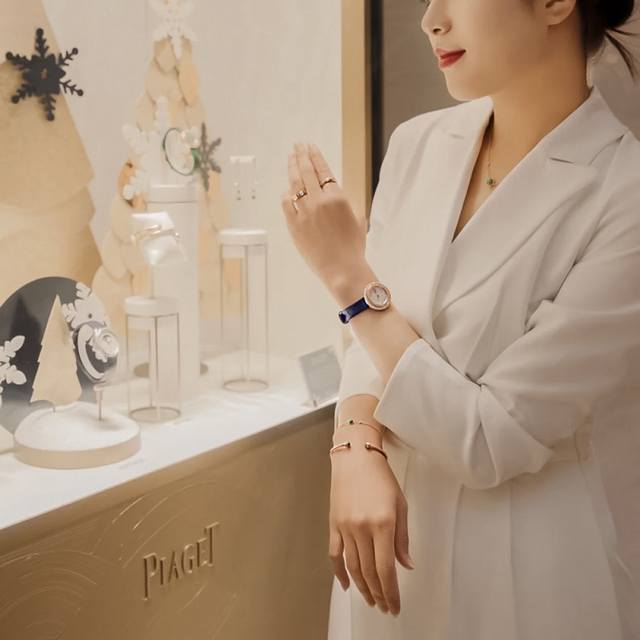 204217 我们出品 3环戒指9100+，认准唯一一家真正购入珠宝类Zp开发的，可订做真金真钻，只做对版Zp真金货，pk市面各种金货量大咨询客Fu Trini