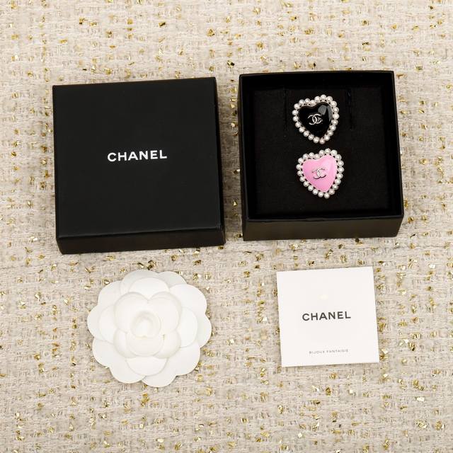 250626 我们出品 预售21号左右出货，Zp6500！量大咨询客Fu 香 爱心围珠胸针 哇哇，太美了，仙女级别！每季必入的爱心系列！简约而不简单的设计！干净