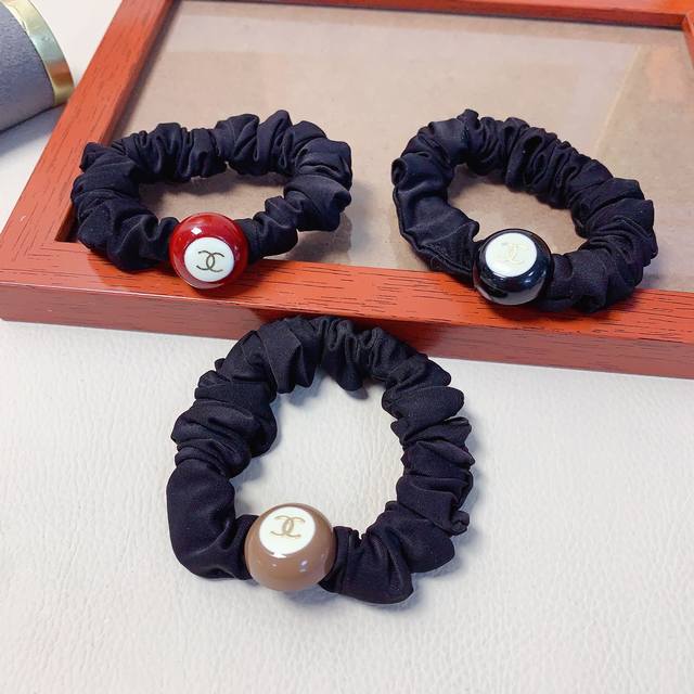 Chanel小香 Chanel皮筋 醋酸皮筋发圈日常精致小单品 气质百搭小仙女必入单品 宝藏款 闭眼入推荐款 单个