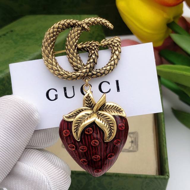 编号Gxz0001 Gucci 古驰草莓胸针