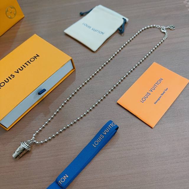 路易威登 Lv项链原单货专柜新款开模复古潮流时尚必备 男女均可佩戴 情侣款同款 摇滚朋克泰银风格 复古元素 潮流百搭 官网同款项链最新款链条档次更高明星经典款项