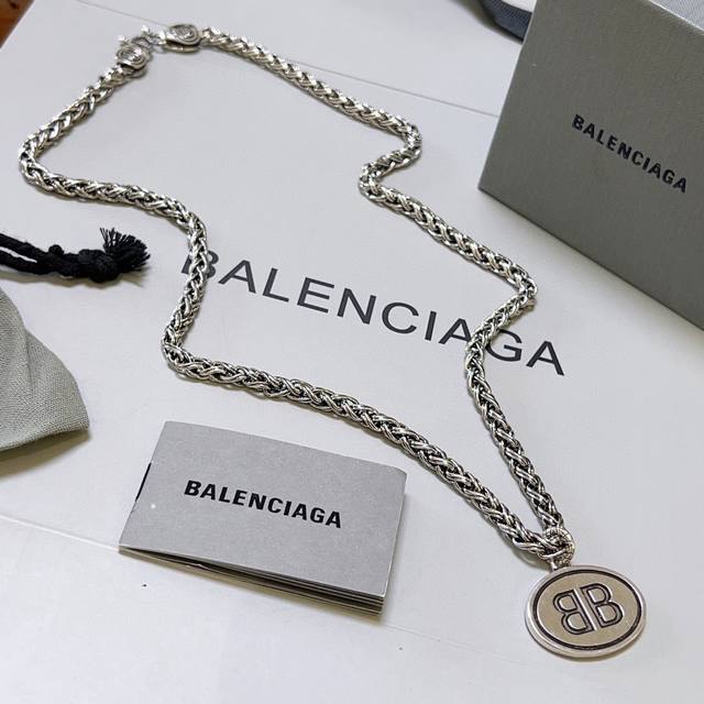 原单货新品 巴黎世家项链 Balenciaga 新款项链专柜一致 细节做工精细 每个细节流程到位 设计工艺精细 火爆款出货 设计独特 K金风格 巴黎世家项链
