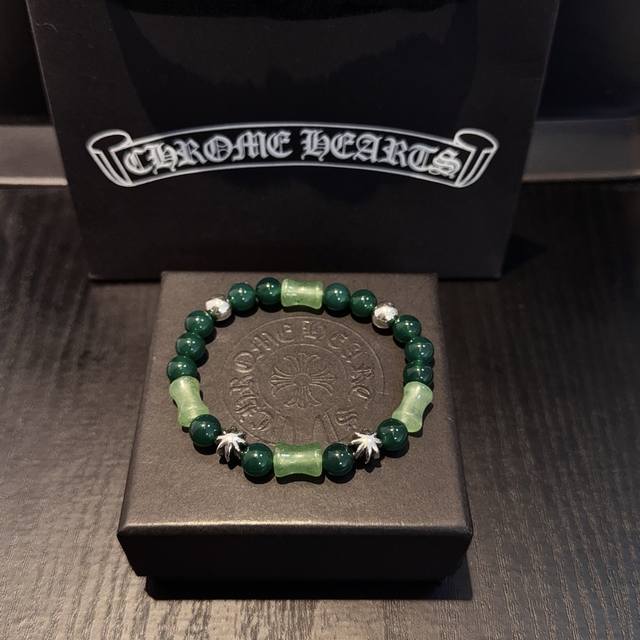 新款 专柜品质 Chrome Hearts克罗心经典复古多元素手链手串，凹凸造型不同的花纹设计风格 呈现出与众不同 十字架 童军花是克罗心的志 所以更经久不衰