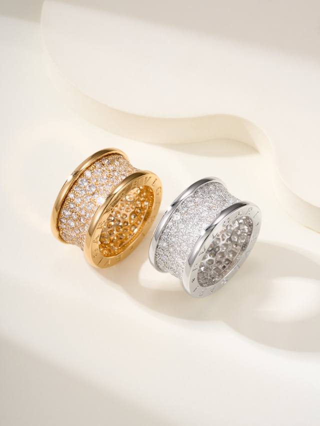 经典重现Zero1宽版小蛮腰戒指 尺寸6789号 为什么叫银河系戒指，因为闪到星空中了，Binglingbingling闪闪发光 贵气优雅高贵迷人完美结合的一款