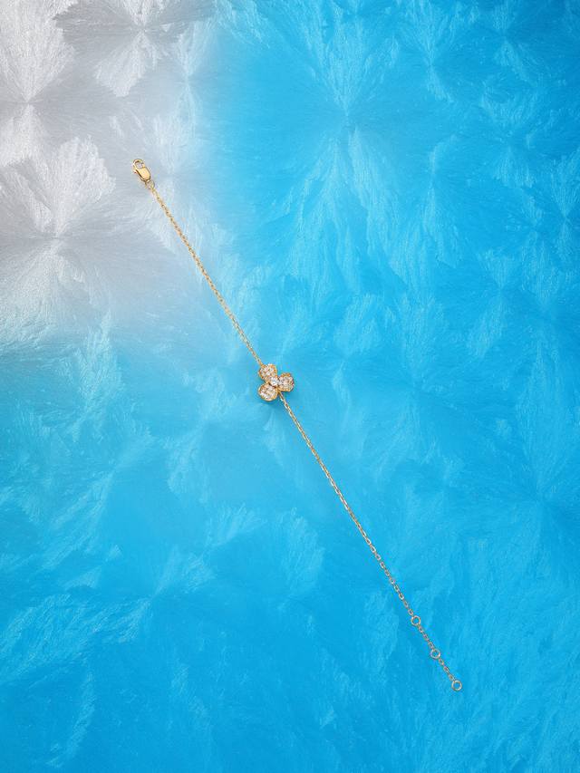 我们出品 量大咨询客Fu 彩宝系列-花朵手链 重工版本，非市面轻工版，通体925纯银耐磨保色度行业最新配方优金电镀！人无我有！对标高级珠宝工艺！全部是一致真金真