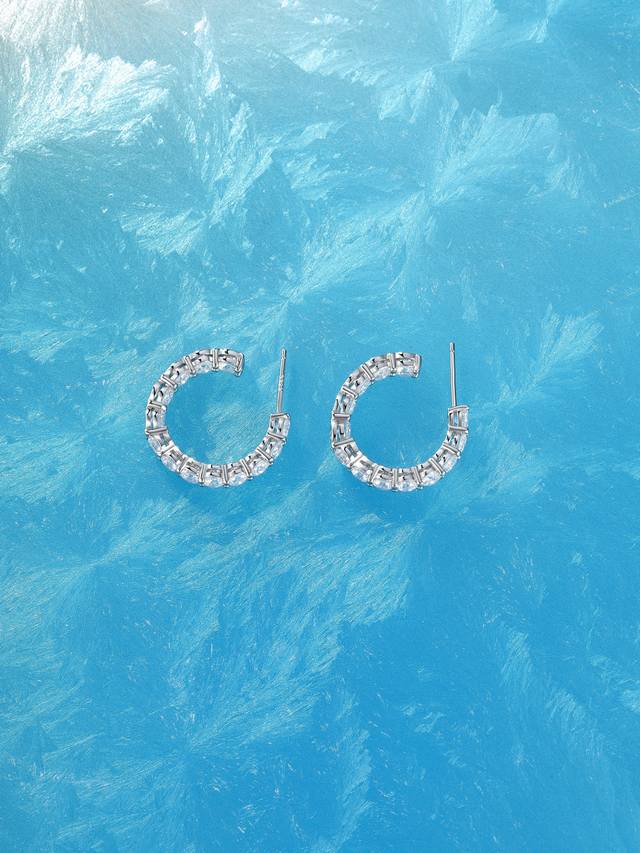 我们出品 量大咨询客Fu 彩宝系列-半圈耳钉 通体925纯银耐磨保色度行业最新配方优金电镀！太赞了 夜空中最亮的星！人无我有的细腻做工，对标高级珠宝工艺！太正了