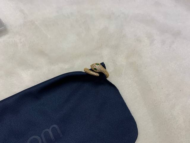 A批M灵蛇戒指时尚经典款蛇形指环手饰生日礼物送女友。