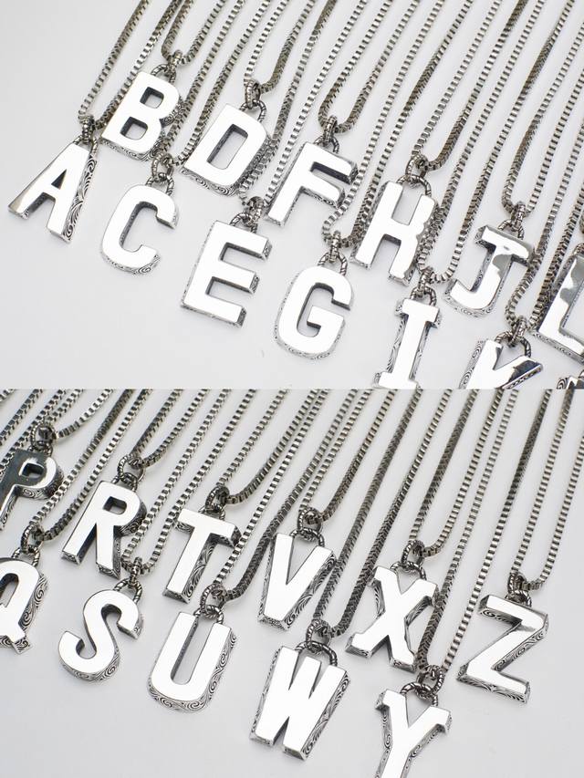 Gucci字母项链 26个字母吊坠项链 情侣首选26个字母很少却包含了所有边缘添加饰带织纹滚边 精致弧度做旧风格 质感满满 链长65Cm.
