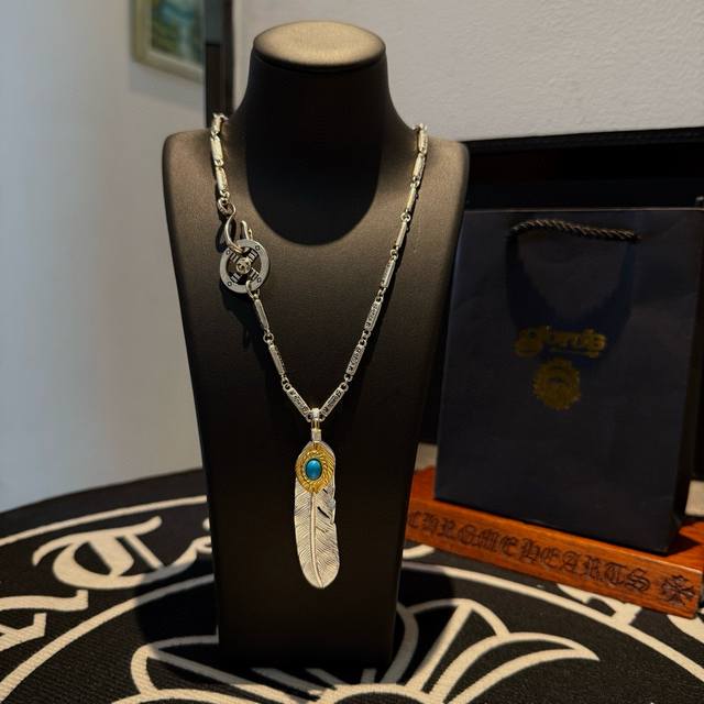 新品上架 Goro’S高桥吾郎松石羽毛十字架吊坠，高桥经典字母项链，顶级版本，认准独家拍摄，主攻高端市场 ，快手 Ins 小红书热门款，绝对区别普通版本！图片产