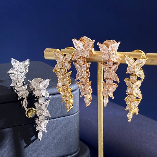 Tiffany蒂芙尼Tfn璀璨精致时尚流苏长款马眼钻锆石花簇满钻花朵耳钉 黄铜材质 金银玫3个色 重约6.3G 尺寸约3.2Cm*1Cm*0.4Cm