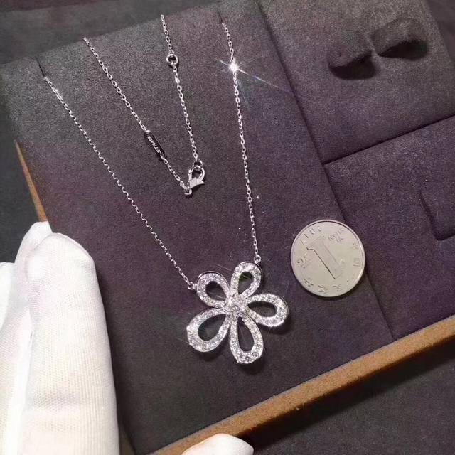 Vca梵克雅宝四叶草项链 经典花朵 大花项链奢侈 高碳钻满钻项链