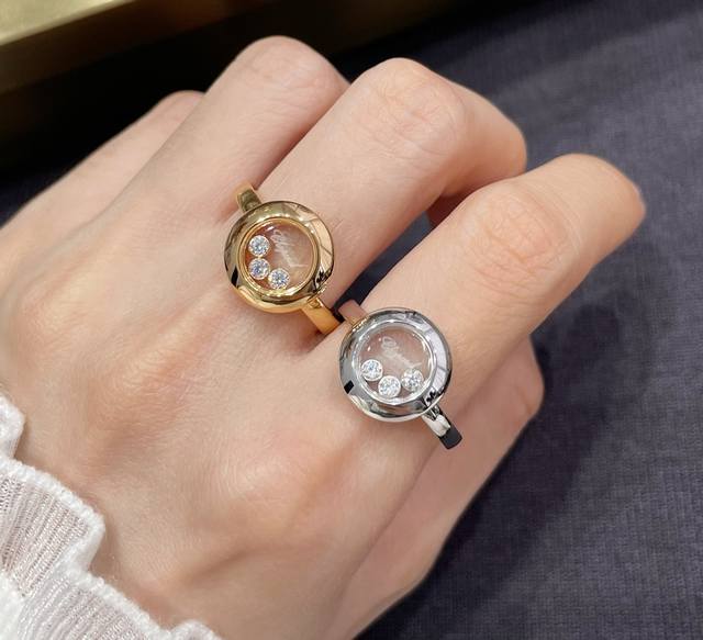 V金镀咪金 码数:678 萧邦Cnc圆形光面晃动戒指现货 我的爱藏于心 却形于色 高品质 K金工艺 秒杀全网最高性价比，热卖 颜色 赞 媲美K金质感时尚 高贵气