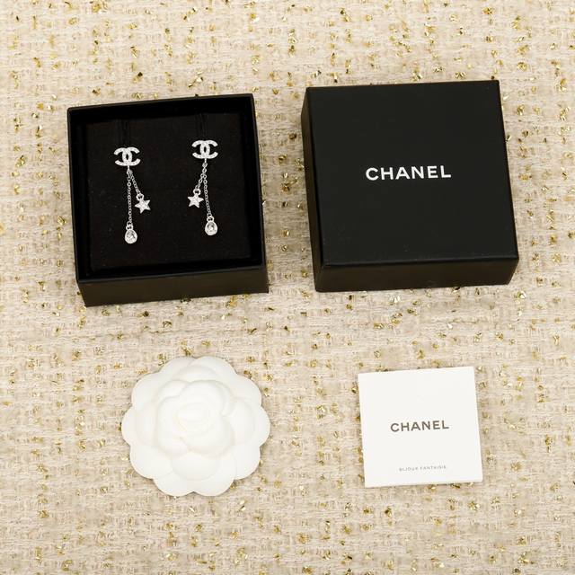 250635 我们出品 Zp7150！量大咨询客Fu 金色 银色 香 双C流苏吊五角星水滴耳环 26C早春最新款！全网首发现Huo哇哇，太美了五角星+双C+水滴