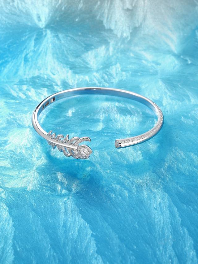 211429 我们出品 量大咨询客Fu 彩宝系列-羽毛手镯 17手寸，通体925纯银行业标杆工艺独家行业标杆新技术电镀优金电镀，保色度做到目前市面最优！！独家配