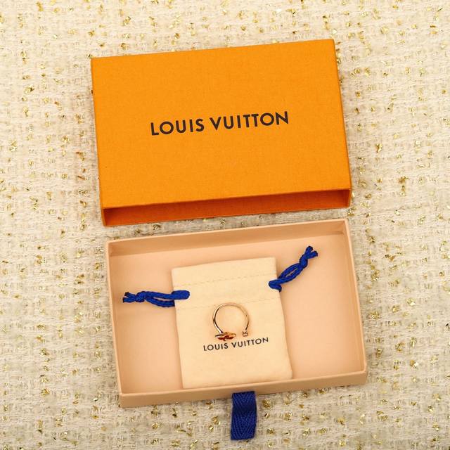 205014 我们出品 贝母戒指 出货 Zp30 600+ 可订做真金真钻，只做对版Zp真金货，pk市面各种金货 Color Blossom Mini Star