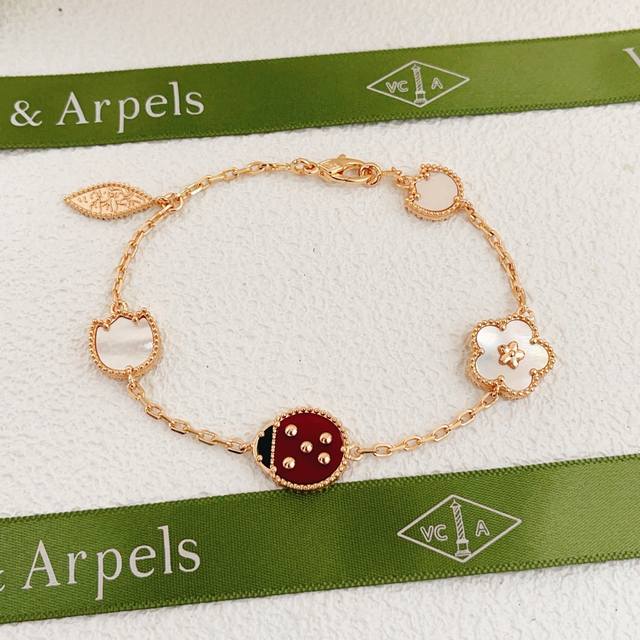 Vs085 Vancleef*Arpel* 最新款玫瑰金拼花手链 一致Zp黄铜材质，非常的上镜设计很特别值得入手高级手工坊系列