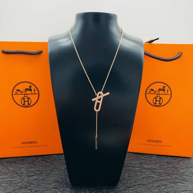 Hx050 He Mes最新款玫瑰金猪鼻子流苏项链 一致Zp黄铜材质，非常的上镜设计很特别值得入手高级手工坊系列