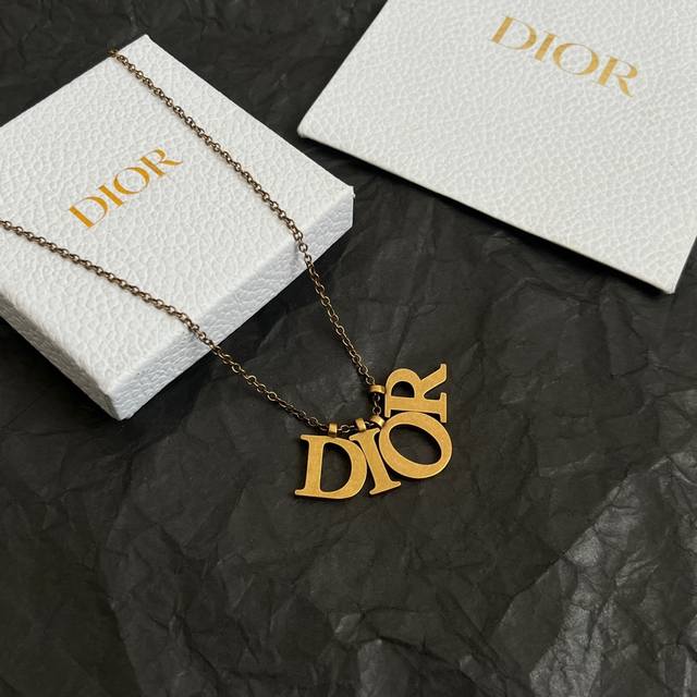 Dior 迪奥 中古 项链 专柜一致上新 精选原版一致 黄铜材质 甜美气质高雅。