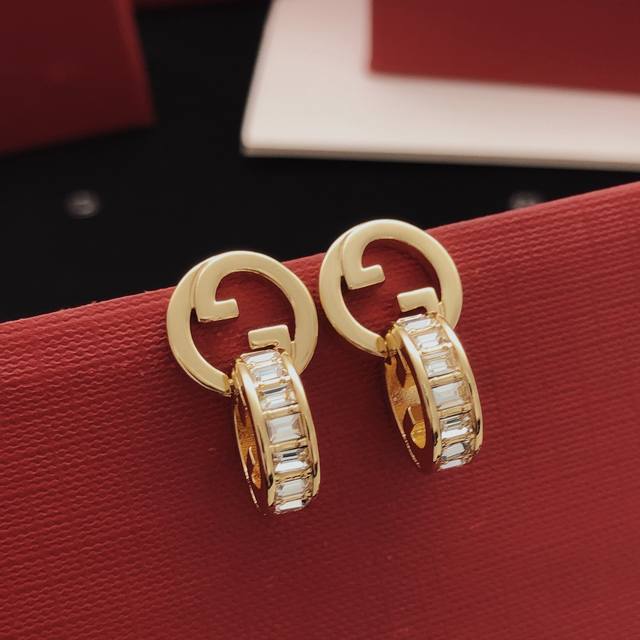 编号Ged0262 Gucc*最新款光面方钻耳钉 一致Zp黄铜材质