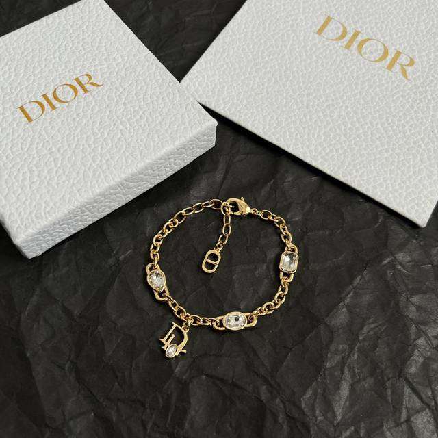 Dior 迪奥 中古 手链 专柜一致上新 精选原版一致 黄铜材质 甜美气质高雅。。