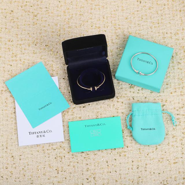 202674 我们出品 Zp两万四，吊打市面任何金货跟银货可定制真金真钻版 跟足Zp版开发的 Tiff Ny灭世版双T戴钻手镯电镀0.5咪 堪称最最最完美的版本