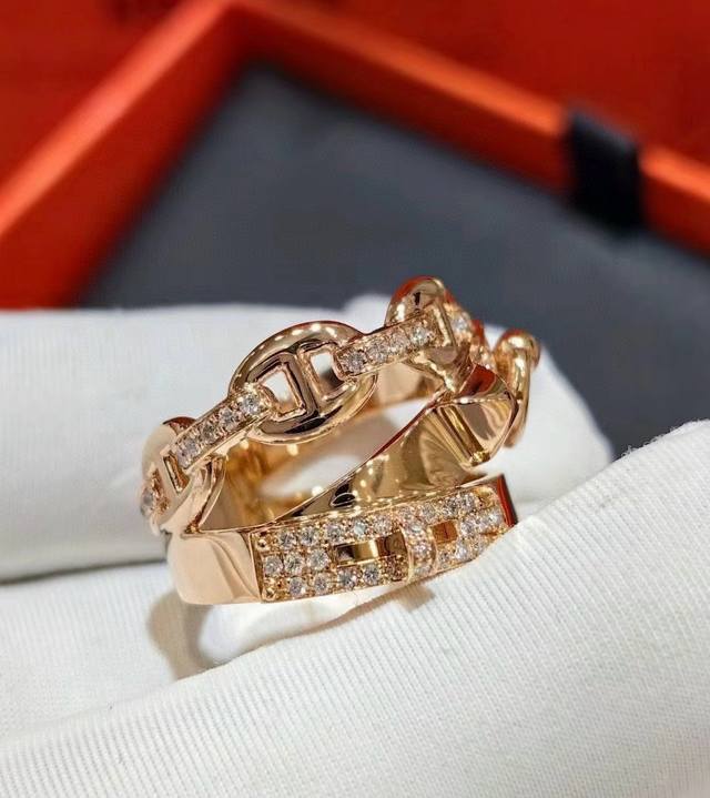 戒指 火爆 Hermes爱马仕皮带扣猪鼻 交叉 三层戒指独家进口亚金材质 微镶 全部八心八箭切割面 实物闪闪闪 678码数齐
