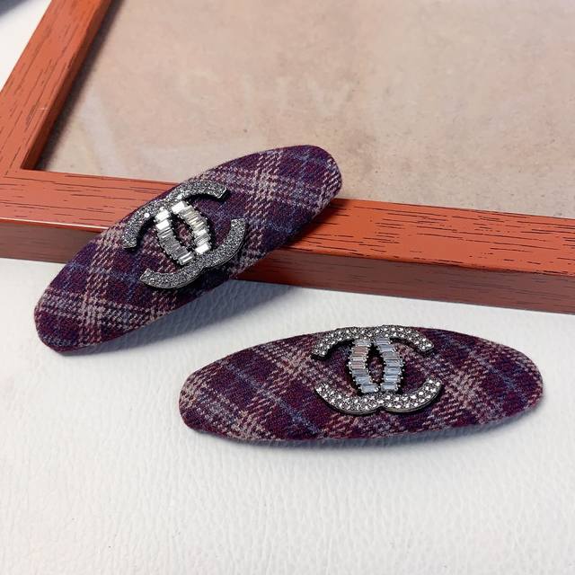 Chanel小香 Chanel发夹 新款满钻Bb夹边夹日常精致小单品 气质百搭小仙女必入单品 宝藏款 闭眼入推荐款 一对